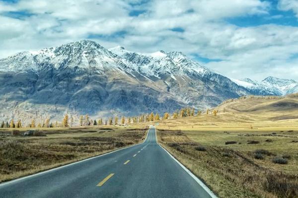新疆旅游攻略自驾路线推荐
