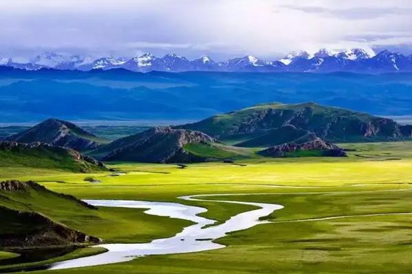 新疆自驾旅游攻略必玩的景点 新疆自驾游好去处